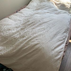 Twin white down comforter